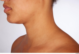 Umaira neck 0003.jpg